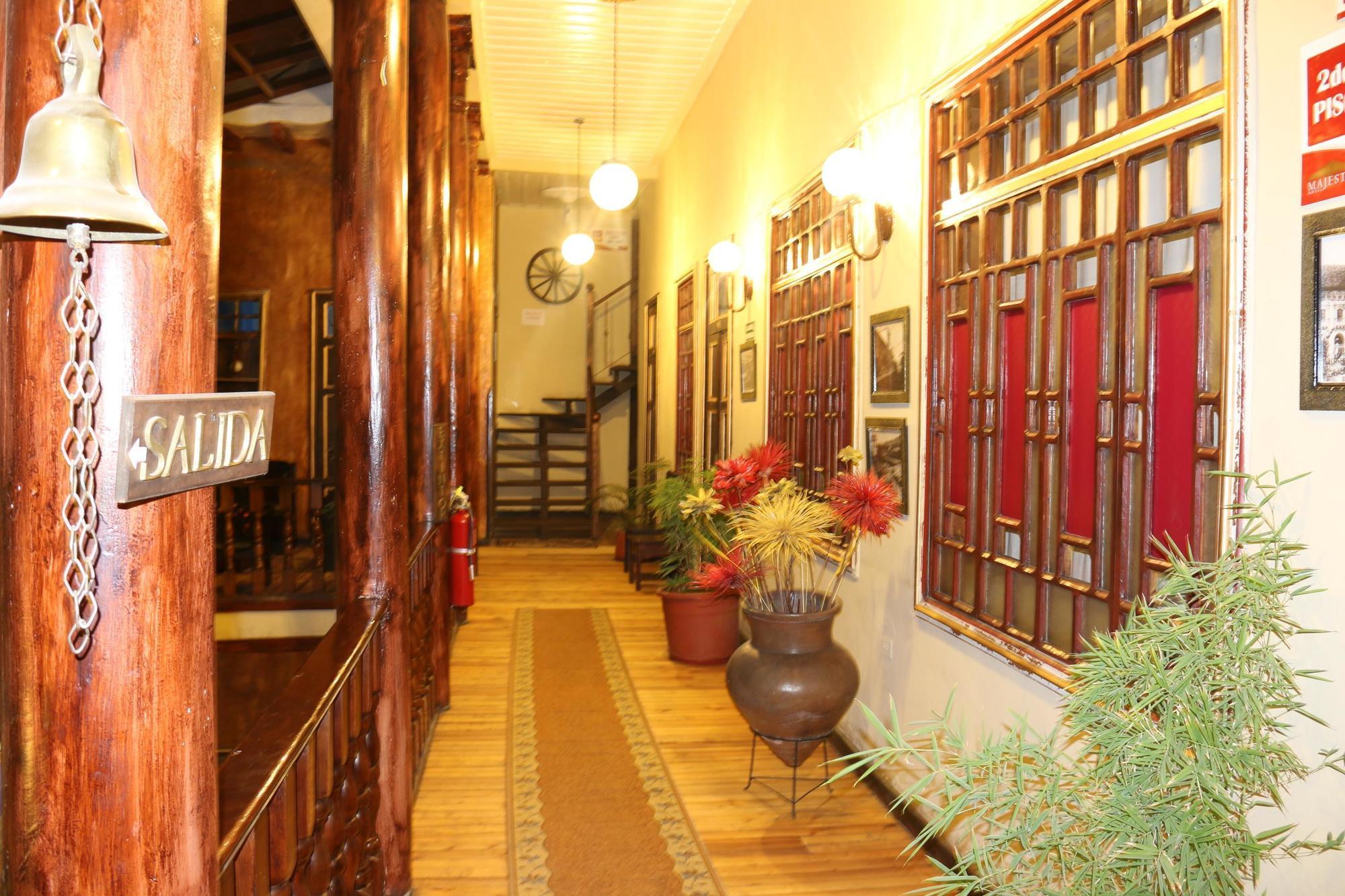 Hotel Majestic 1 Куэнка Экстерьер фото